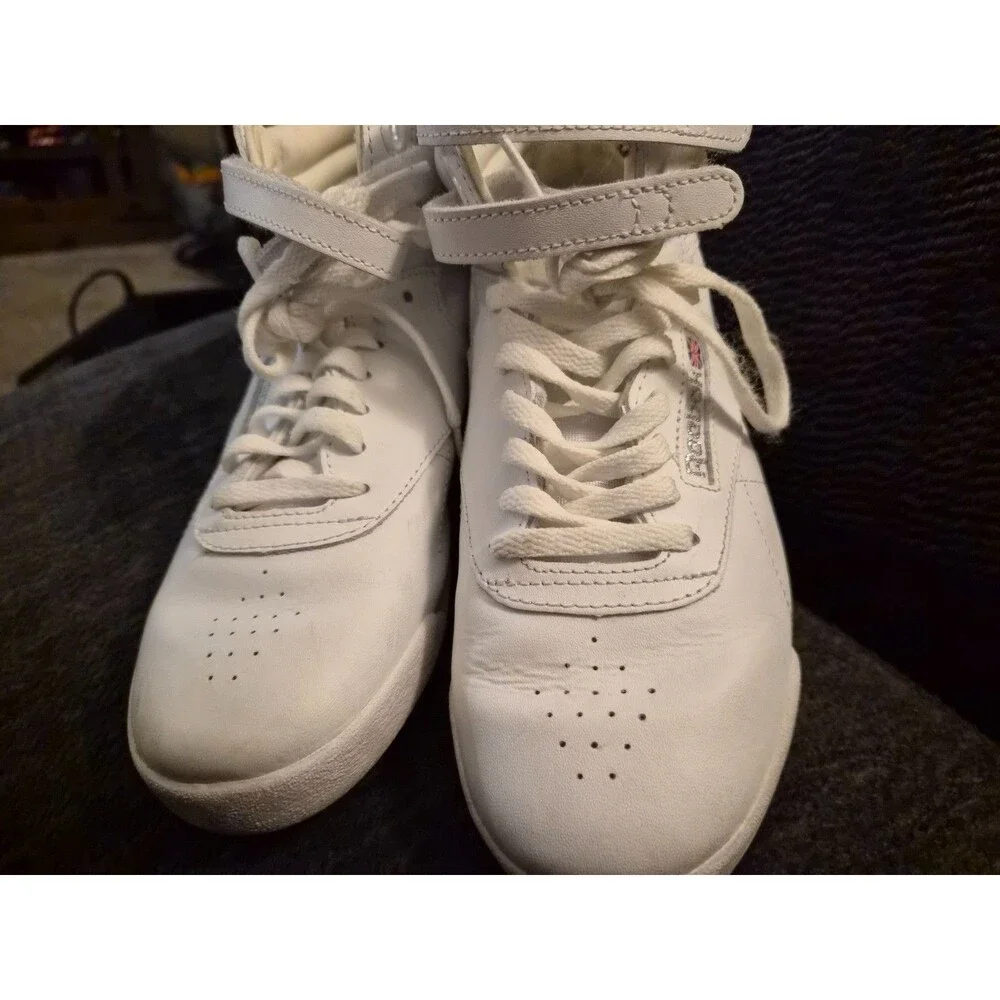 Reebok Classic High Top Shoes White Women’s Size 4.5 Good Condition!